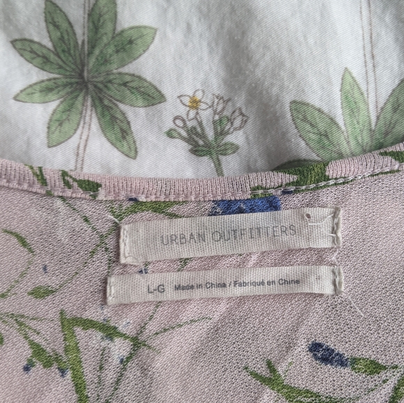 Floral waist tie deep V peplum top - Picture 5 of 9